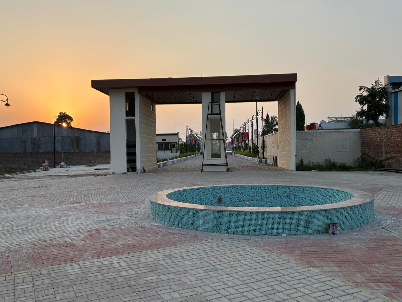 Actual entry fountain at Nirvaana Greens